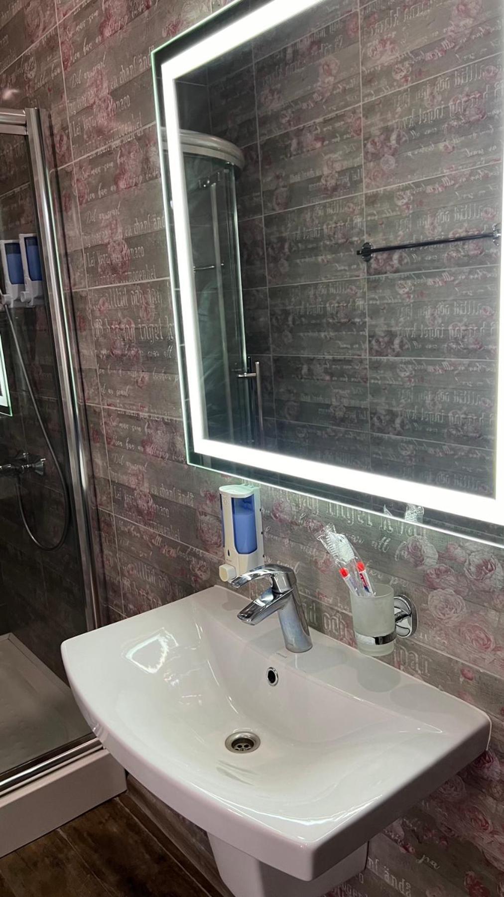 Hotel Dozari Korosztisiv Kültér fotó