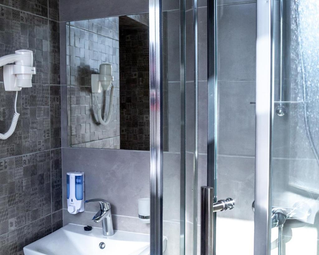Hotel Dozari Korosztisiv Kültér fotó