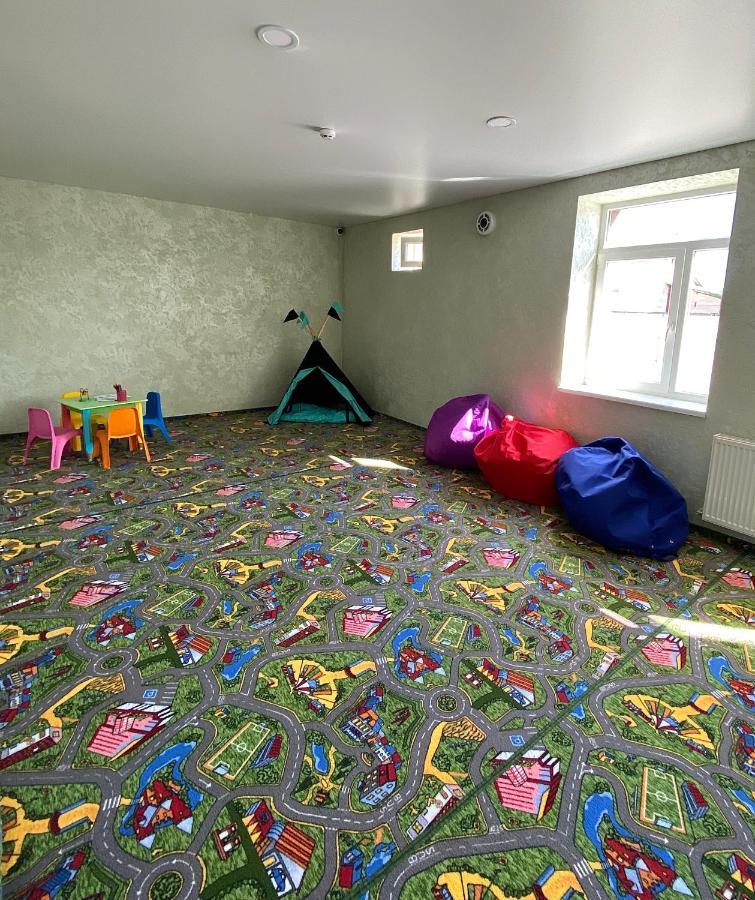 Hotel Dozari Korosztisiv Kültér fotó